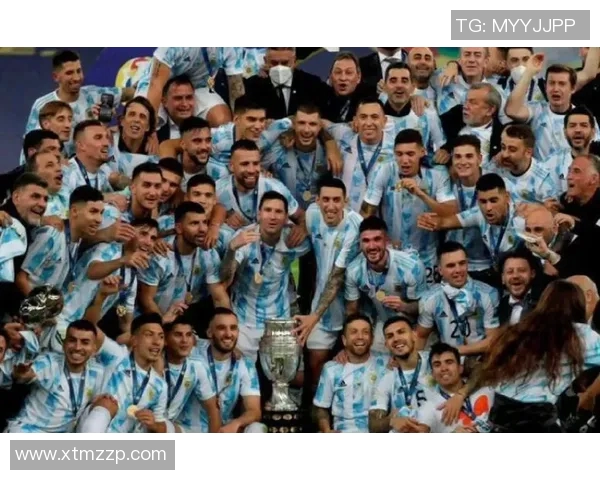 历届足球世界杯上的传奇球星与他们的辉煌瞬间回顾